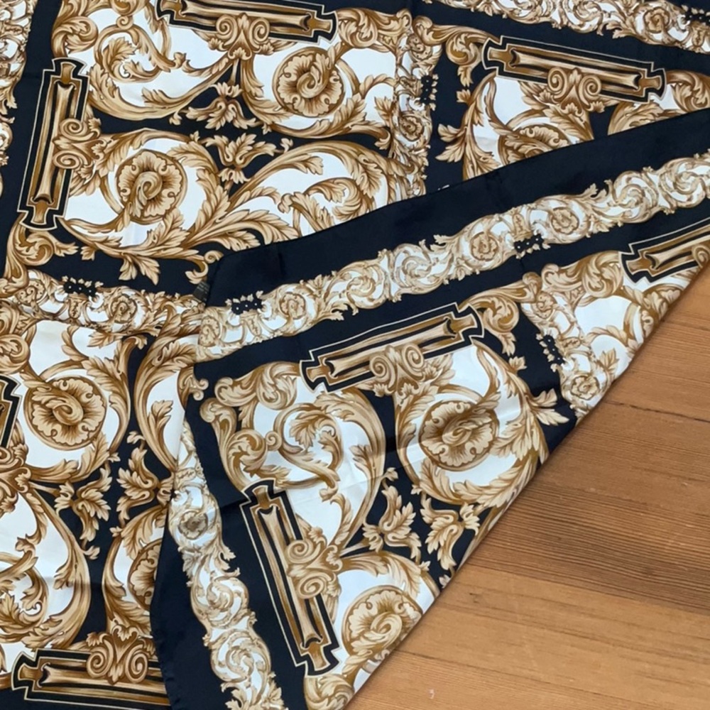 100% Silk Echo Elegant Black Gold Baroque Scarf 34” Square - Picture 9 of 9